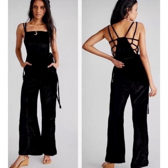 Free People 90s Forever Overalls Crushed Velvet Black size M - Picture 2 of 16